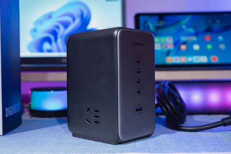 不是显卡买不起，而是桌搭更有性价比，桌面好物绿联200W智充魔盒