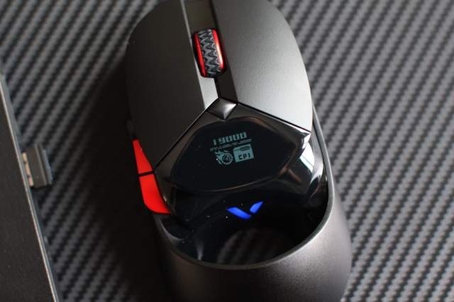 欲善其事，必利其器：雷柏VT960S游戏鼠标上手玩