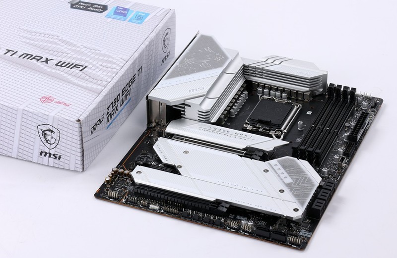 终于入手i7-14700K之后，搭配4080+先马坦克5攒了台黑色硬核主机