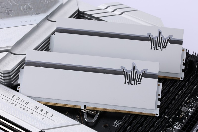 终于入手i7-14700K之后，搭配4080+先马坦克5攒了台黑色硬核主机