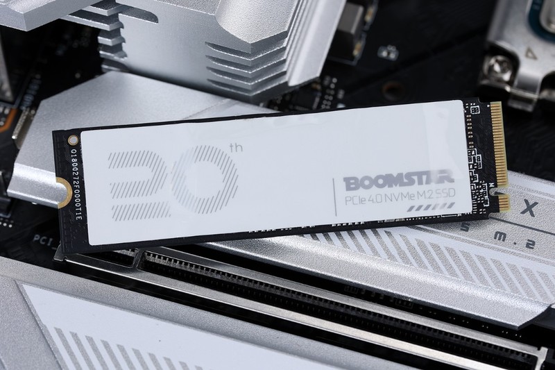 终于入手i7-14700K之后，搭配4080+先马坦克5攒了台黑色硬核主机