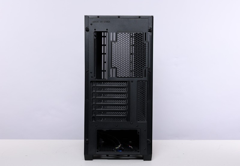 终于入手i7-14700K之后，搭配4080+先马坦克5攒了台黑色硬核主机