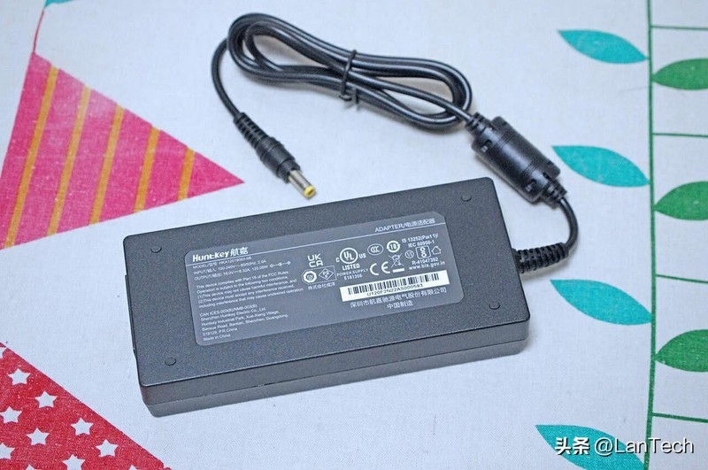 办公好帮手，娱乐有一手：零刻 SEi12 Pro 高性能迷你主机体验