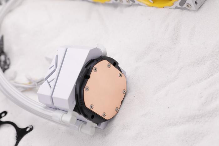 夏天随便玩也不会热，炽果宙斯XT360一体式水冷散热器评测