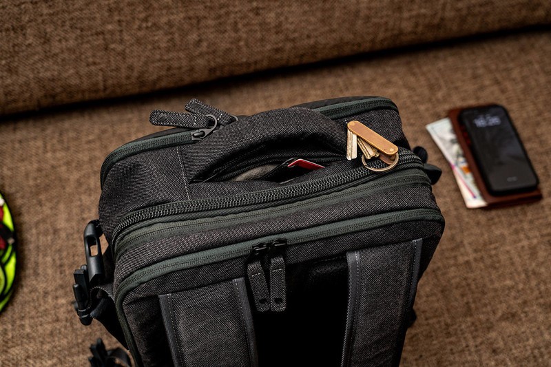 纠结许久最终下手，INCASE EO Travel Backpack：这个背包太能装了