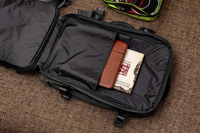 纠结许久最终下手，INCASE EO Travel Backpack：这个背包太能装了