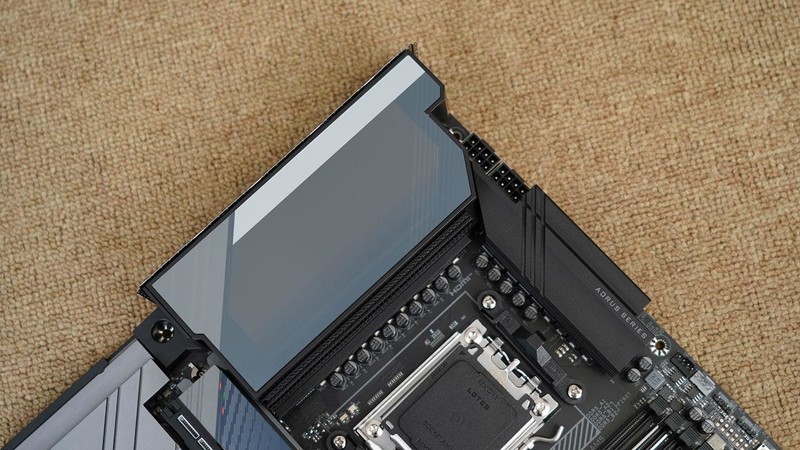 新一代游戏之王？AMD 锐龙7 9800X3D、Intel i9 14900K对比评测