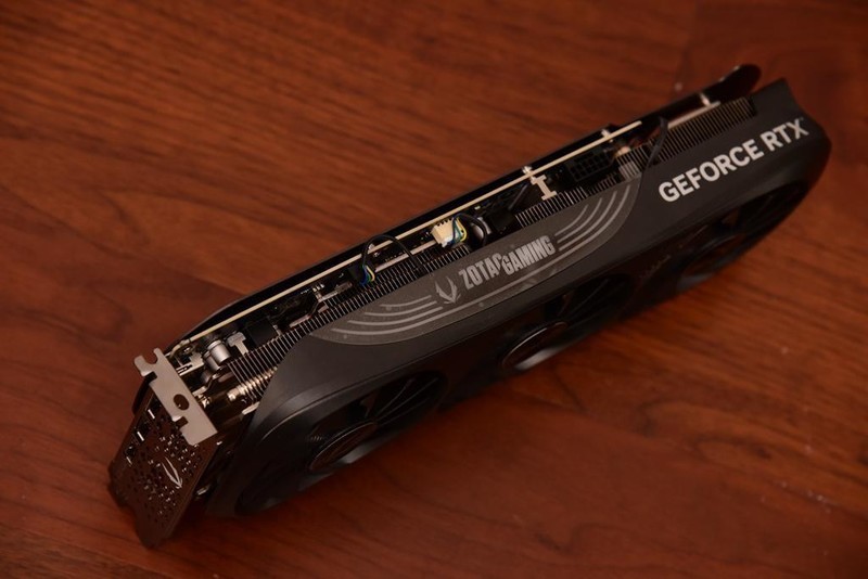 神预言应验！最强游戏CPU出现！Ryzen 7 9800X3D实战各路游戏大作！