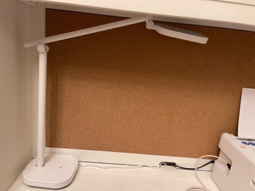 儿童用白炽灯和护眼灯哪个好些？如何避开市面的“假”护眼台灯