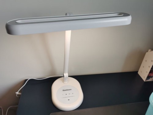 儿童用白炽灯和护眼灯哪个好些？如何避开市面的“假”护眼台灯