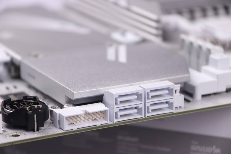 稳带9950X，智能超频很省心，技嘉X870冰雕强堆料主板实测