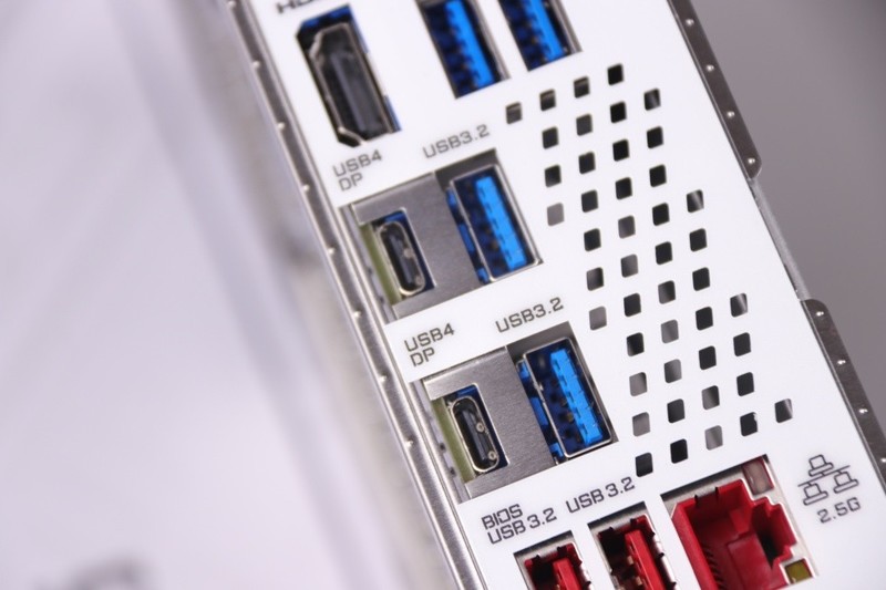 稳带9950X，智能超频很省心，技嘉X870冰雕强堆料主板实测