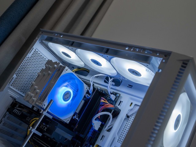 到手就能轻松畅玩，微星AEGIS宙斯盾S主机体验分享