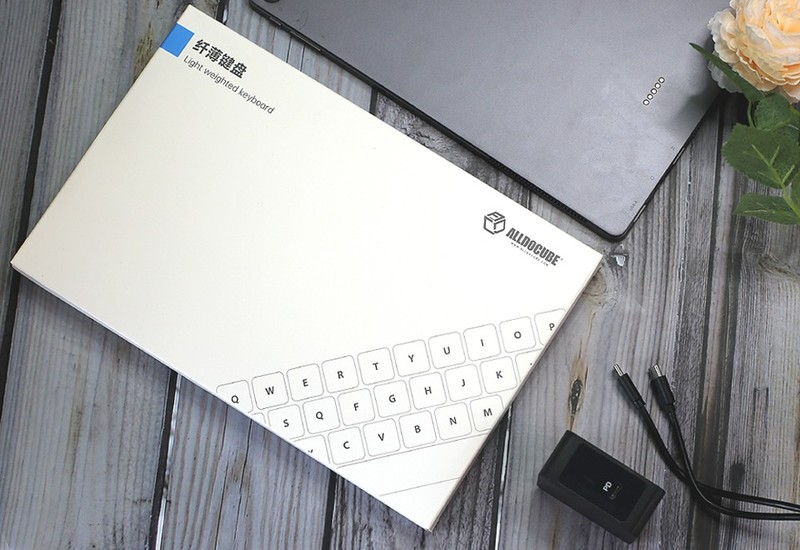 便携设计造型精致，酷比魔方iWORK GT二合一平板开箱篇