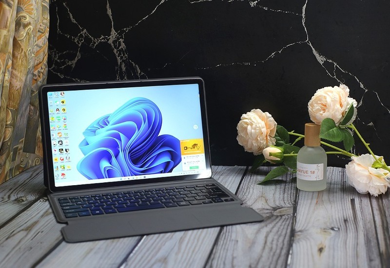 便携设计造型精致，酷比魔方iWORK GT二合一平板开箱篇