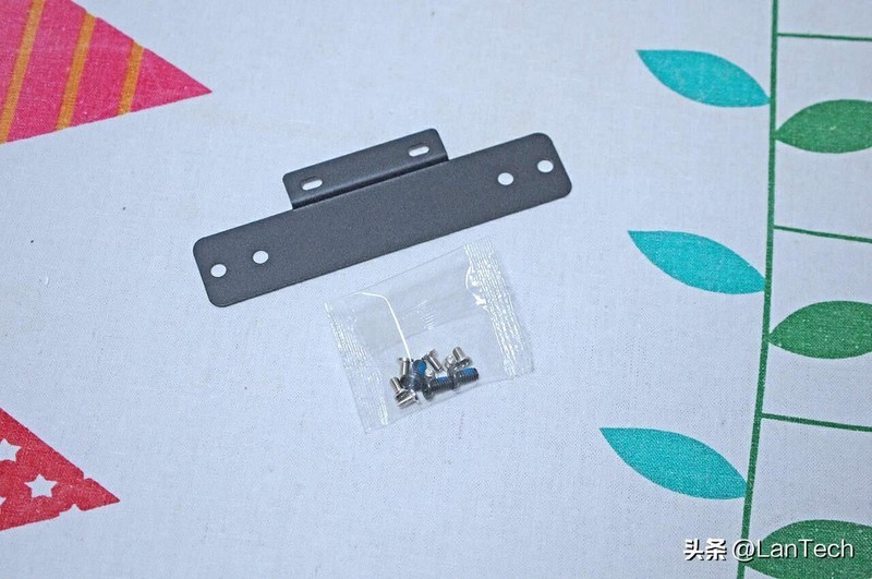 办公好帮手，娱乐有一手：零刻 SEi12 Pro 高性能迷你主机体验