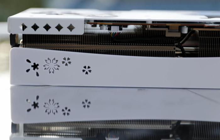 盈通 RX 7700XT 樱瞳花嫁显卡，2K分辨率+3A 游戏=完美体验