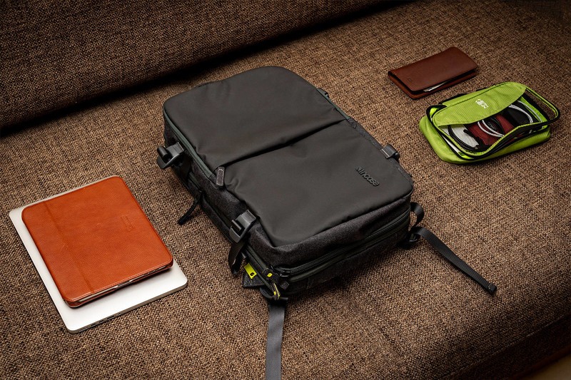 纠结许久最终下手，INCASE EO Travel Backpack：这个背包太能装了