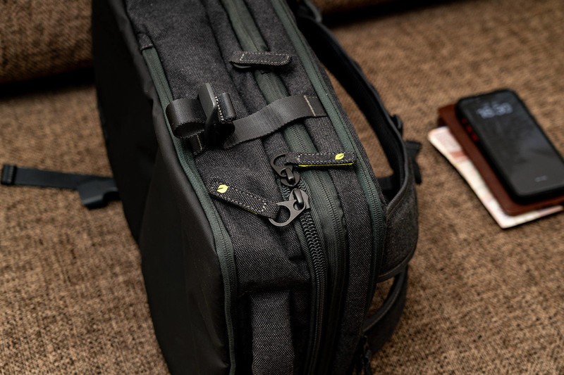 纠结许久最终下手，INCASE EO Travel Backpack：这个背包太能装了