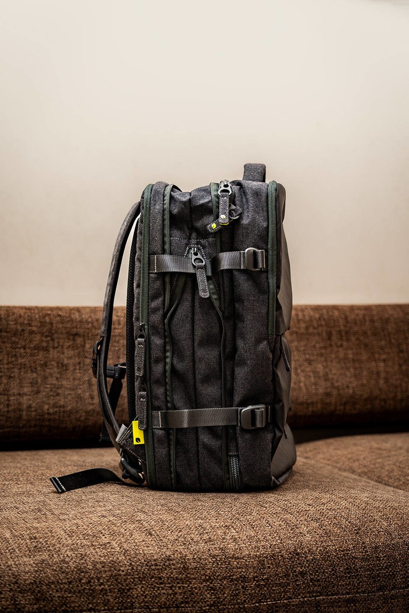 纠结许久最终下手，INCASE EO Travel Backpack：这个背包太能装了