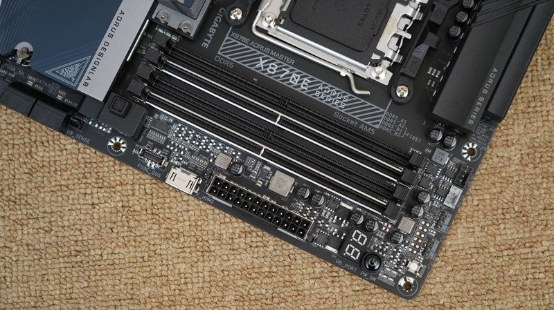 新一代游戏之王？AMD 锐龙7 9800X3D、Intel i9 14900K对比评测