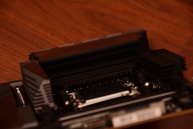 神预言应验！最强游戏CPU出现！Ryzen 7 9800X3D实战各路游戏大作！