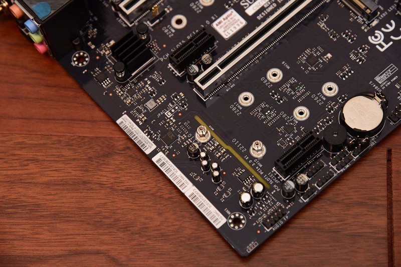 来自服务器血统的游戏主板—美超微C9Z790-CGW，打游戏怎么样？