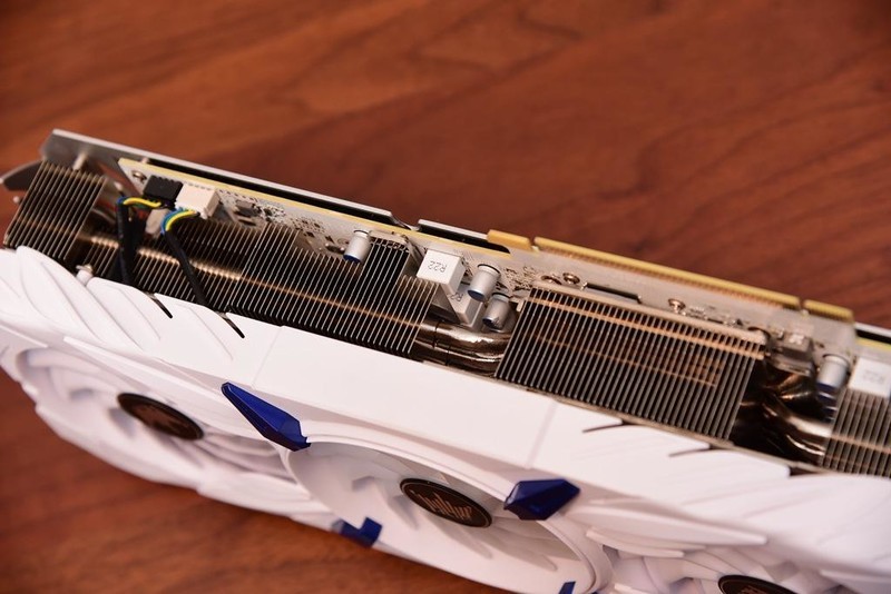 来自服务器血统的游戏主板—美超微C9Z790-CGW，打游戏怎么样？