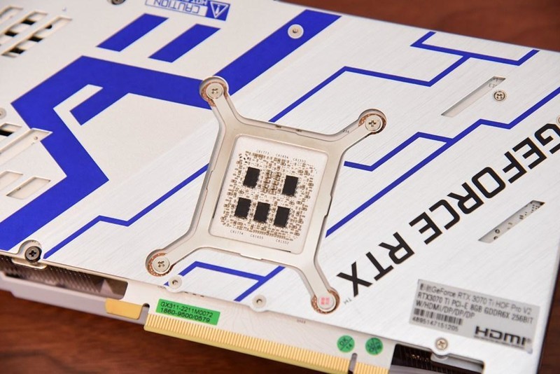 来自服务器血统的游戏主板—美超微C9Z790-CGW，打游戏怎么样？