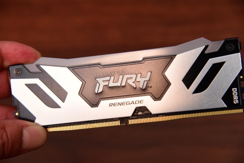 来自服务器血统的游戏主板—美超微C9Z790-CGW，打游戏怎么样？