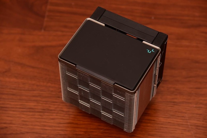 来自服务器血统的游戏主板—美超微C9Z790-CGW，打游戏怎么样？