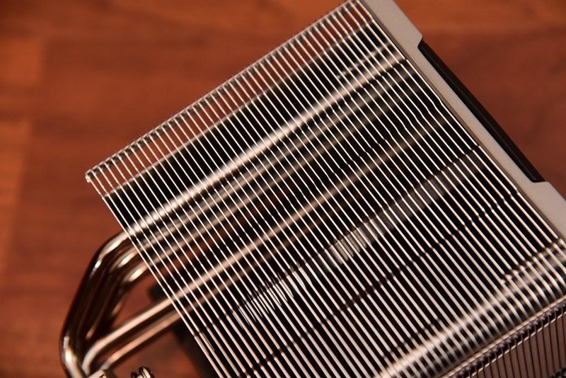 来自服务器血统的游戏主板—美超微C9Z790-CGW，打游戏怎么样？