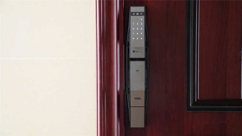 VOC T10face智能门锁实测：全自动+3D人脸识别，颜值和性价比突出