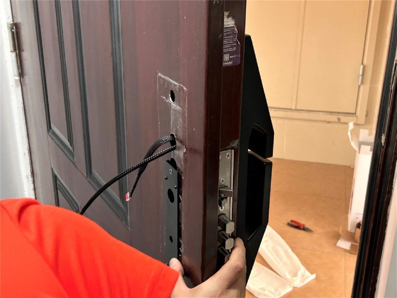 VOC T10face智能门锁实测：全自动+3D人脸识别，颜值和性价比突出