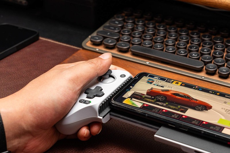 iPhone和安卓都能用，百款NS游戏随便玩，盖世小鸡G8射手座游戏手柄体验