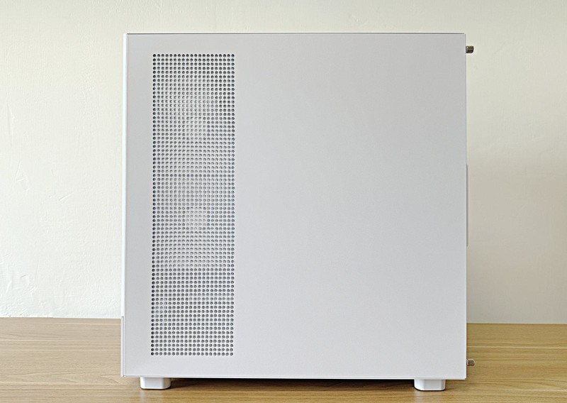 物美价廉，元气满满，钢影 透S限定版可能是你找的那款机箱