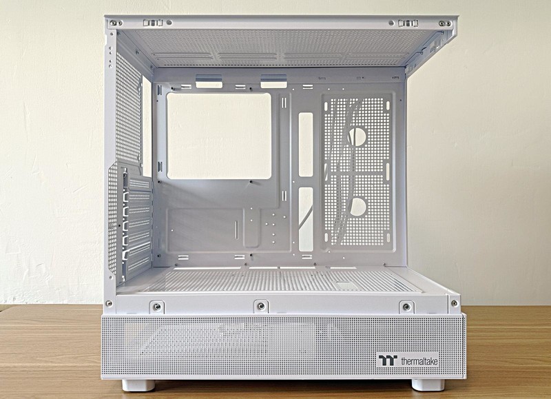 物美价廉，元气满满，钢影 透S限定版可能是你找的那款机箱