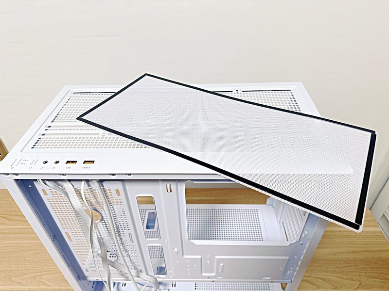 物美价廉，元气满满，钢影 透S限定版可能是你找的那款机箱