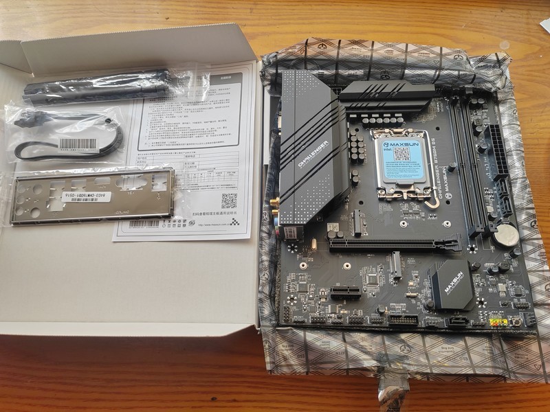 intel暴雷，买了i5 12490f压压惊，一只脚又迈进了intel阵营