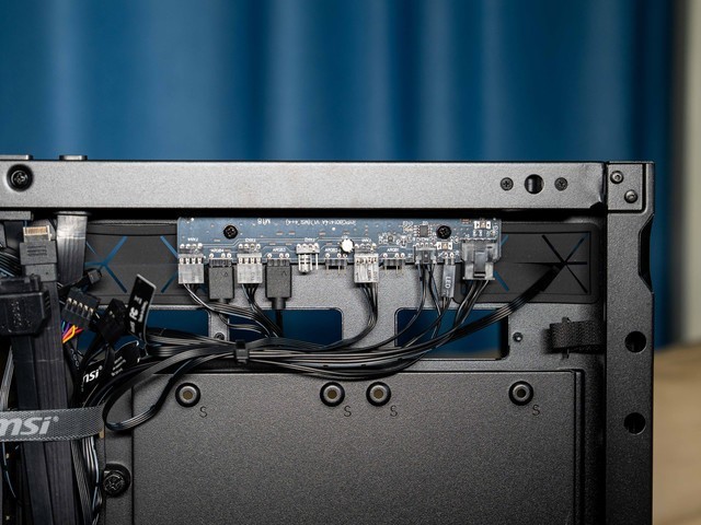 16CM双螺旋风扇加持，微星MPG VELOX 300R AIRFLOW PZ刀锋机箱晒单