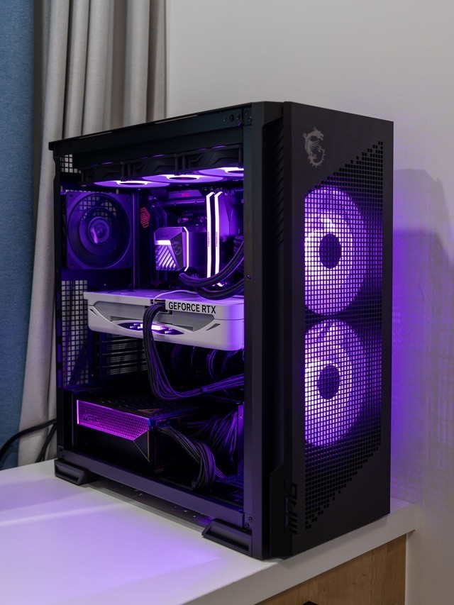 16CM双螺旋风扇加持，微星MPG VELOX 300R AIRFLOW PZ刀锋机箱晒单