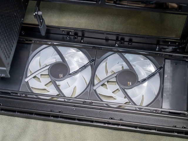 16CM双螺旋风扇加持，微星MPG VELOX 300R AIRFLOW PZ刀锋机箱晒单