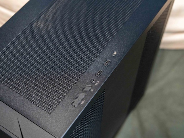 16CM双螺旋风扇加持，微星MPG VELOX 300R AIRFLOW PZ刀锋机箱晒单