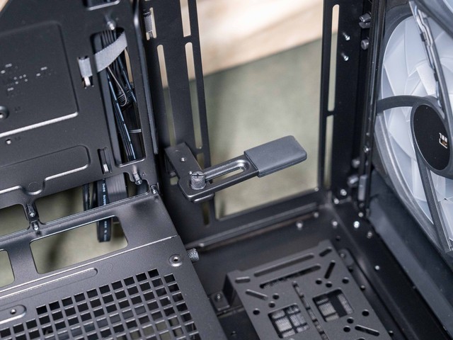 16CM双螺旋风扇加持，微星MPG VELOX 300R AIRFLOW PZ刀锋机箱晒单