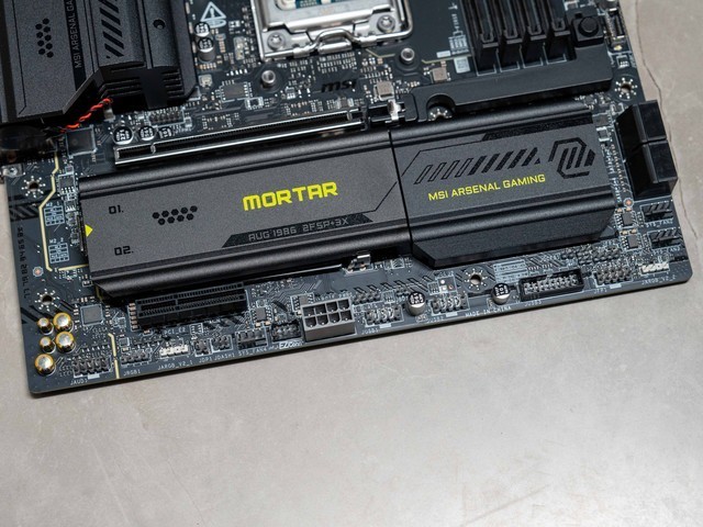 16CM双螺旋风扇加持，微星MPG VELOX 300R AIRFLOW PZ刀锋机箱晒单