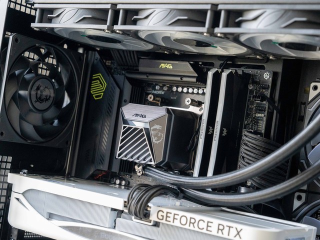 16CM双螺旋风扇加持，微星MPG VELOX 300R AIRFLOW PZ刀锋机箱晒单