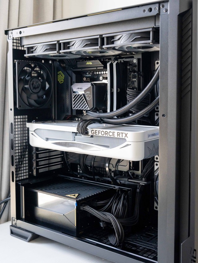 16CM双螺旋风扇加持，微星MPG VELOX 300R AIRFLOW PZ刀锋机箱晒单