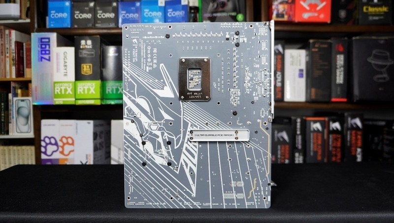 比性能模式提升多大？技嘉Z890 AORUS PRO ICE英特尔IPO套装实测