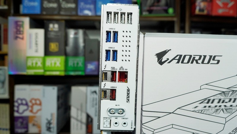 比性能模式提升多大？技嘉Z890 AORUS PRO ICE英特尔IPO套装实测