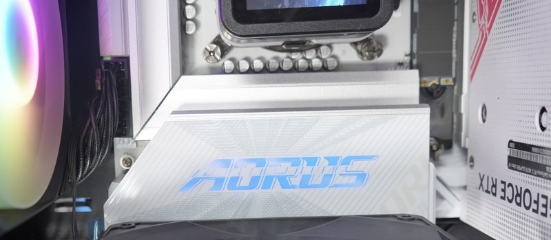 比性能模式提升多大？技嘉Z890 AORUS PRO ICE英特尔IPO套装实测